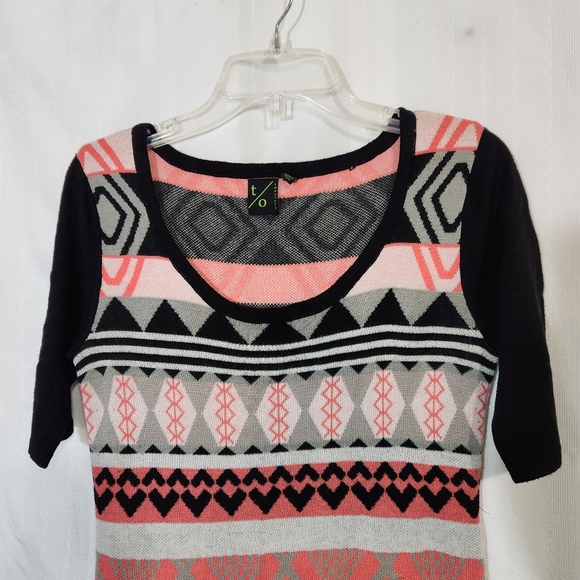 T/O SWEATERS DRESS WOMEN'S SIZE M PINK GEOMETRIC SWEATER A-77 - Picture 2 of 11